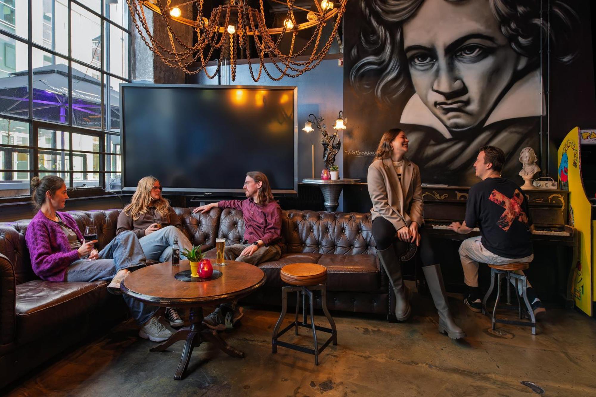 Stayokay Hostel Eindhoven - Blue Collar Bagian luar foto