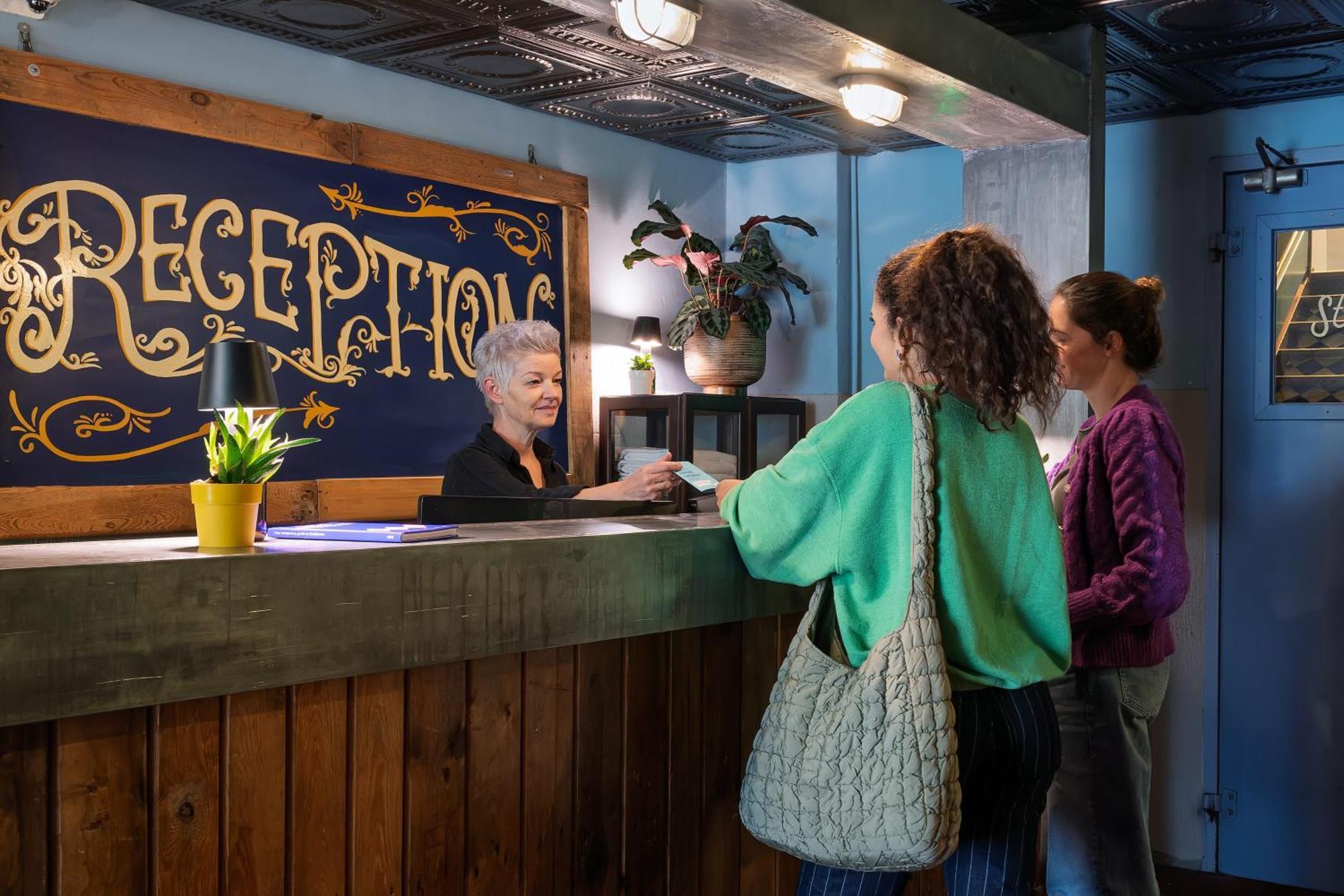 Stayokay Hostel Eindhoven - Blue Collar Bagian luar foto