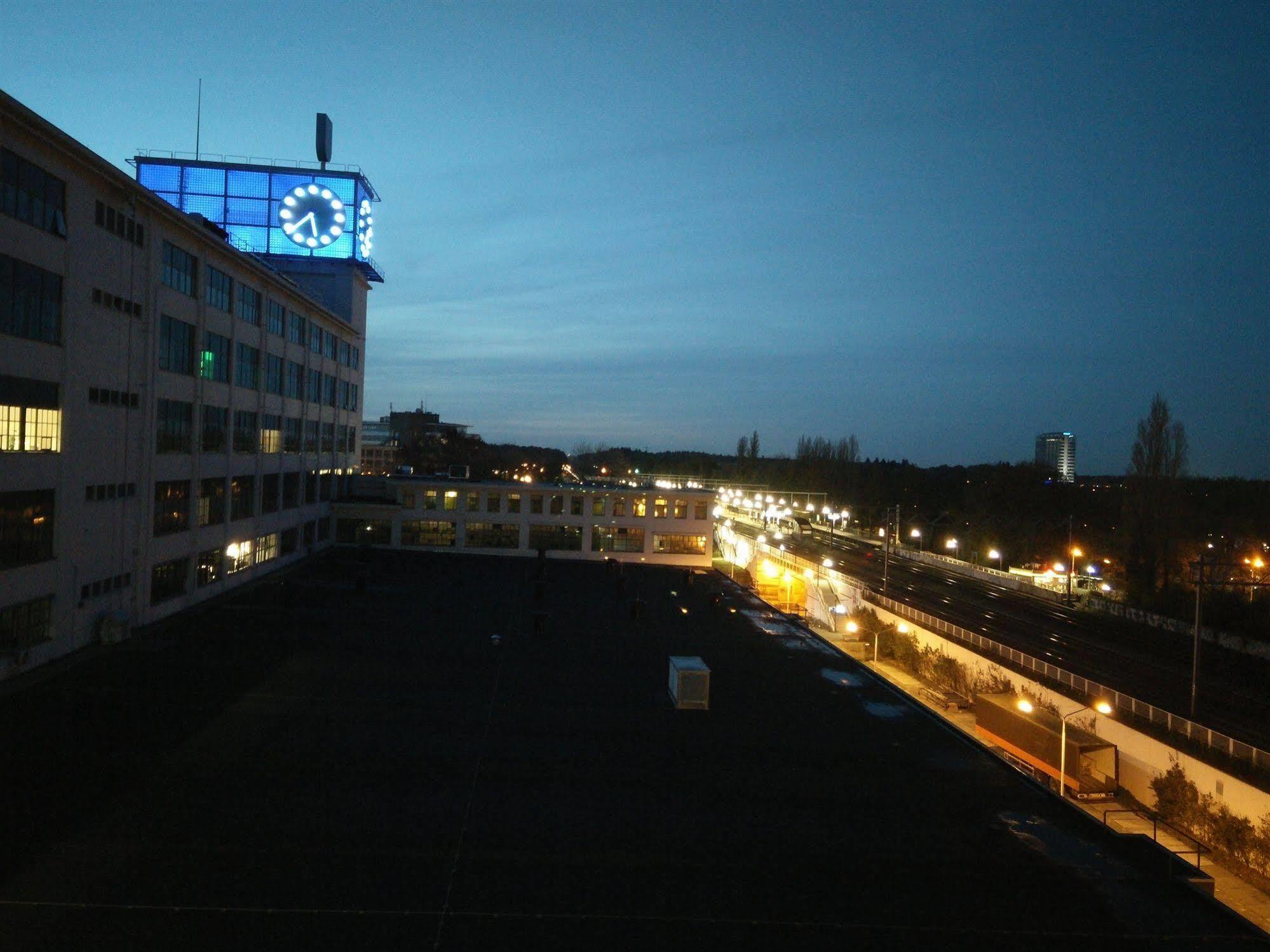 Stayokay Hostel Eindhoven - Blue Collar Bagian luar foto