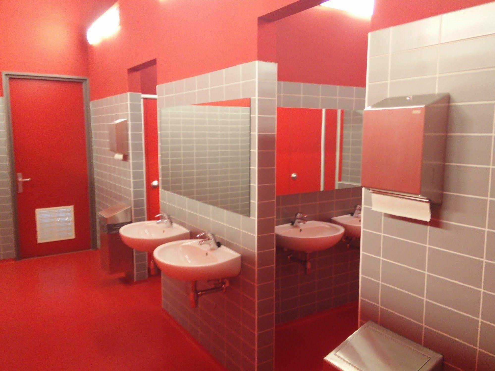 Stayokay Hostel Eindhoven - Blue Collar Bagian luar foto