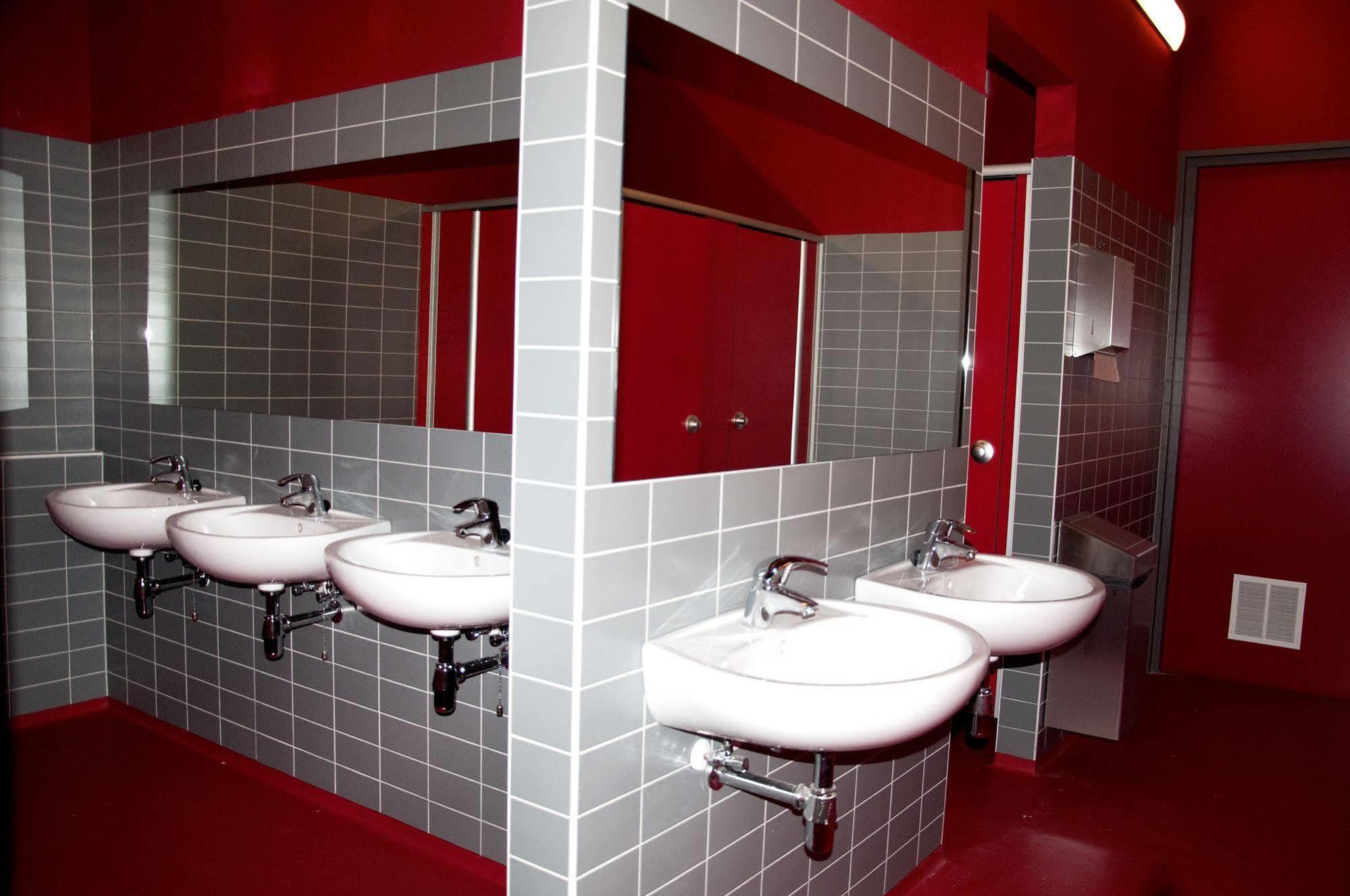 Stayokay Hostel Eindhoven - Blue Collar Bagian luar foto