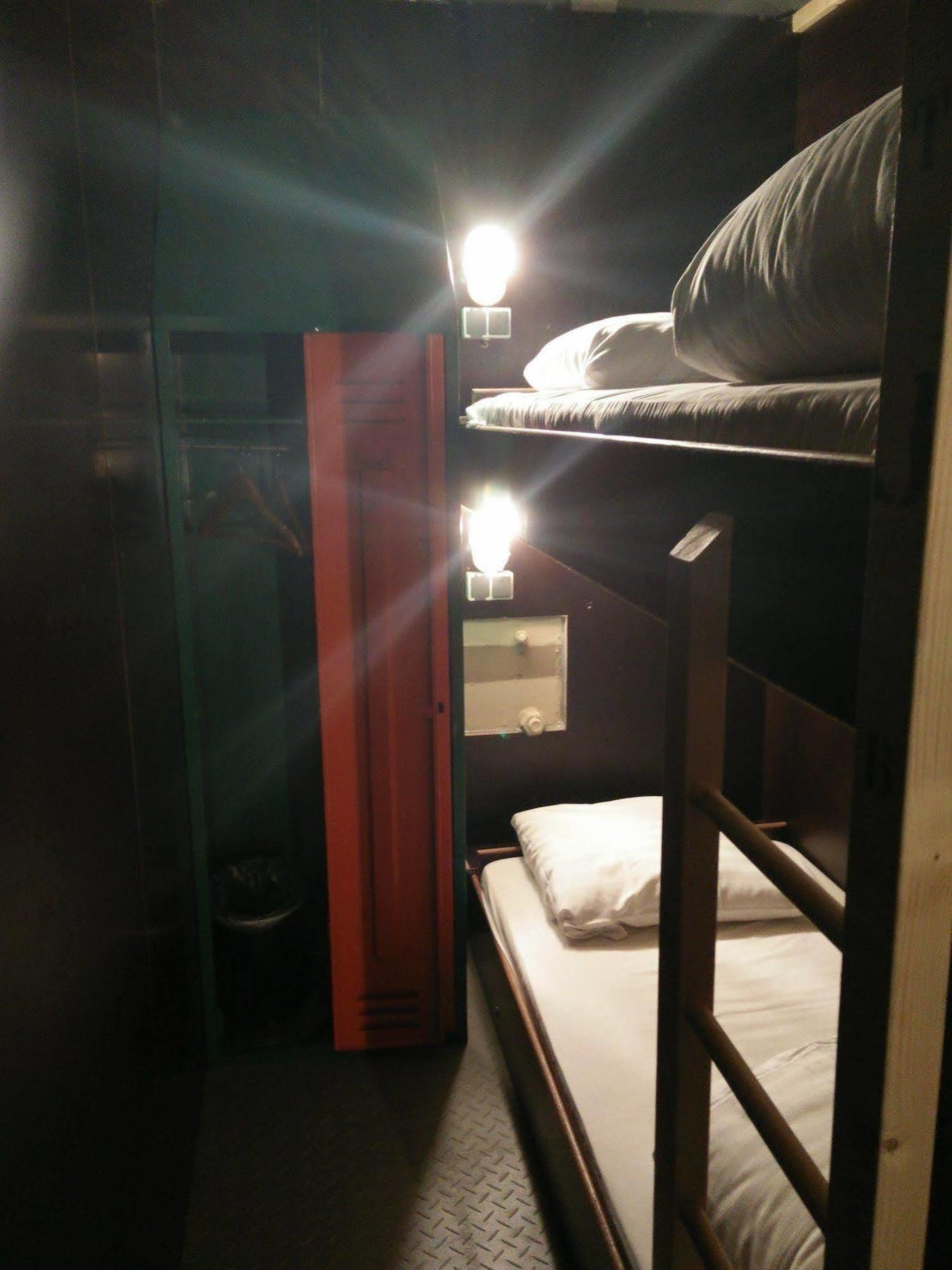 Stayokay Hostel Eindhoven - Blue Collar Bagian luar foto