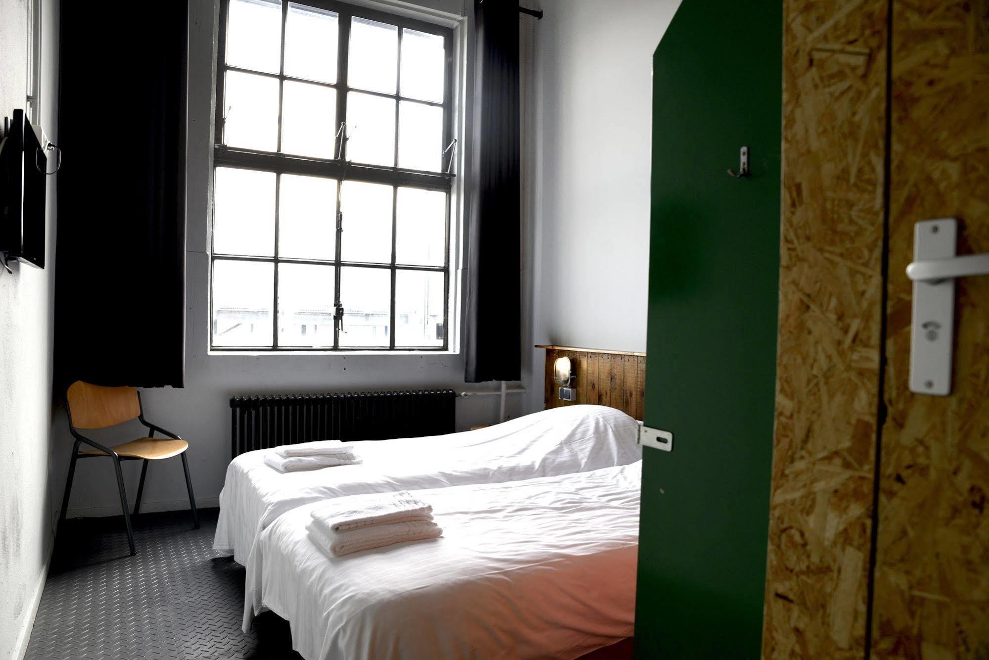 Stayokay Hostel Eindhoven - Blue Collar Bagian luar foto
